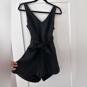 Aritzia/ Wilfred romper size 2